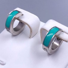 Сережки Stainless Steel з нефритовою емаллю. Сталь. Родій. Діаметр: 14 мм. Ширина: 4 мм.