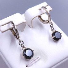 Сережки ХР. Родій. Камені: чорний циркон. Довжина: 23 мм. Ширина: 7 мм.