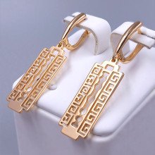 Сережки XР. Позолота 18К. Довжина: 46 мм. Ширина: 11 мм.