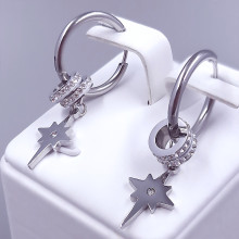 Сережки Stainless Steel. Сталь. Родій. Діаметр: 38 мм. Ширина: 18 мм.