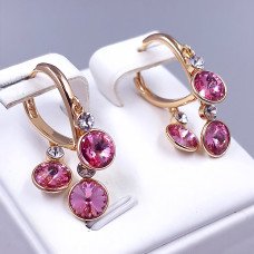 Сережки ХР. Позолота 18К. Камені: Swarovski рожевого кольору та білий циркон. Довжина: 27 мм, ширина: 15 мм