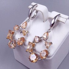 Сережки ХР. Родій. Камені: бежевий циркон. Довжина: 50 мм. Ширина: 19 мм.