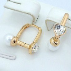 Сережки ХР. Позолота 18К. Камені: Swarovski білого кольору та перли. Довжина: 16 мм, ширина: 18 мм