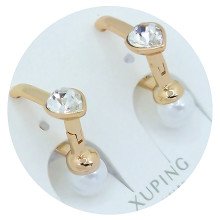 Сережки ХР. Позолота 18К. Камені: Swarovski білого кольору та перли. Довжина: 16 мм, ширина: 18 мм