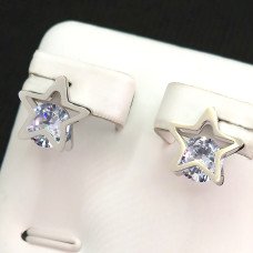 Сережки-гвоздики Stainless Steel. Сталь. Родій. Камені: білий циркон. Довжина: 11 мм. Ширина: 11 мм.