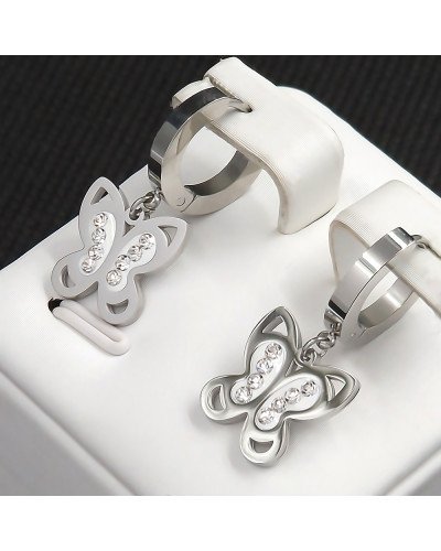 Сережки Stainless Steel з білою емаллю. Сталь. Родій. Камені: білий циркон. Довжина: 25 мм. Ширина: 12 мм.
