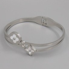 Жорсткий браслет Stainless Steel з емаллю. Родій. Сталь. Камені: білий циркон. Діаметр: 62 мм. Ширина: 23 мм.