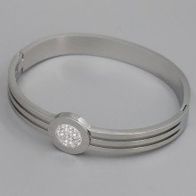 Жорсткий браслет Stainless Steel з емаллю. Родій. Сталь. Камені: білий циркон. Діаметр: 62 мм. Ширина: 14 мм.