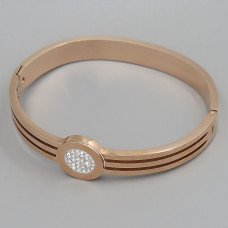 Жорсткий браслет Stainless Steel. Сталь. Позолота ЧВ. Камені: білий циркон. Діаметр: 62 мм. Ширина: 14 мм.