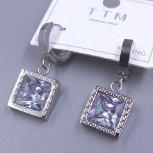 Сережки Stainless Steel. Сталь. Родій. Камені: білий циркон. Довжина: 32 мм. Ширина: 12 мм.