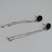 Сережки-гвоздики Stainless Steel з емаллю. Сталь. Родій. Довжина: 65 мм. Ширина: 10 мм.