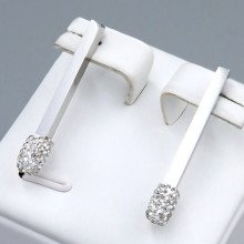 Сережки-гвоздики Stainless Steel з емаллю. Сталь. Родій. Камені: білий циркон. Довжина: 30 мм. Ширина: 5 мм.