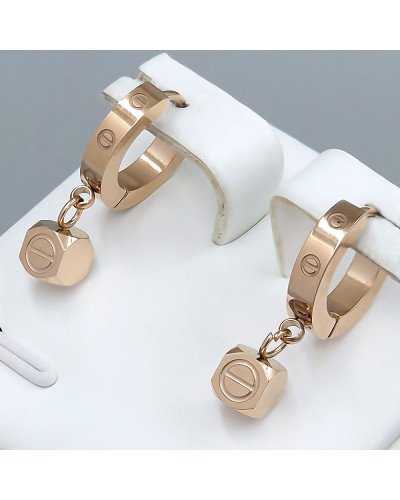 Сережки Stainless Steel. Сталь. Позолота ЧВ. Довжина: 23 мм. Ширина: 5 мм.