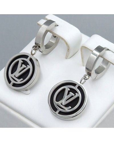 Сережки Stainless Steel з чорною емаллю. Сталь. Родій. Довжина: 31 мм. Ширина: 3 мм.