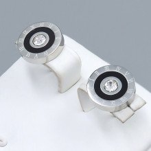 Сережки-гвоздики Stainless Steel з чорною емаллю. Сталь. Родій. Камені: білий циркон. Діаметр: 12 мм.