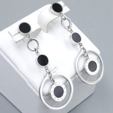 Сережки-гвоздики Stainless Steel з чорною емаллю. Сталь. Родій. Довжина: 49 мм. Ширина: 19 мм.