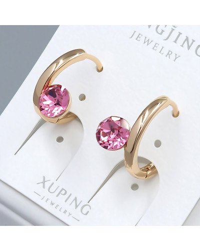 Сережки XР. Позолота 18К. Камені: Swarovski темно-рожевого кольору. Діаметр: 15 мм. Ширина: 8 мм.