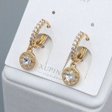 Сережки XР. Позолота 18К. Камені: Swarovski білого кольору та циркон Довжина: 21 мм. Ширина: 8 мм. Діаметр: 14 мм