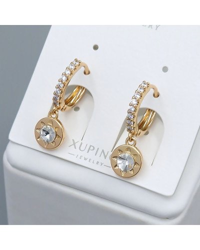 Сережки XР. Позолота 18К. Камені: Swarovski білого кольору та циркон Довжина: 21 мм. Ширина: 8 мм. Діаметр: 14 мм