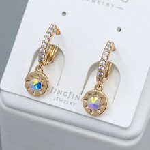 Сережки XР. Позолота 18К. Камені: Swarovski бензинового кольору та циркону Довжина: 21 мм Ширина: 8 мм Діаметр: 14 мм
