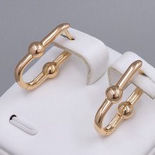Сережки ХР. Позолота 18К. Довжина: 22 мм. Ширина: 4 мм.