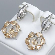 Сережки ХР. Родій. Камені: бежевий циркон. Довжина: 36 мм. Ширина: 17 мм.