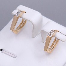 Сережки ХР. Позолота 18К. Камені: білий циркон. Довжина: 14 мм. Ширина: 3 мм.