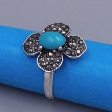 Кільце під крапельне срібло. Камені: бірюзовий агат та гематити. Ширина: 17 мм Є: 18р роз'єм