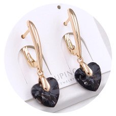 Сережки XР. Позолота 18К. Камені: Swarovski чорного кольору. Довжина: 32 мм. Ширина: 10 мм.