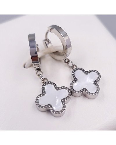 Сережки двосторонні Stainless Steel з білою емаллю. Сталь. Родій. Довжина: 30 мм. Ширина: 13 мм.