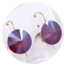Сережки XР. Позолота 18К. Камені: Swarovski бордового кольору. Довжина: 22 мм. Ширина: 14 мм.