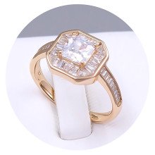 Каблучка XР. Позолота 18К. Камені: білий циркон. Є: 16р 17р 18р 19р 20р