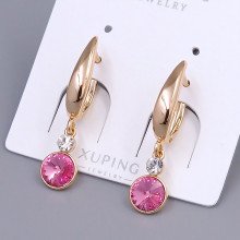 Сережки XР. Позолота 18К. Камені: Swarovski та циркон. Довжина: 31 мм. Ширина: 7 мм.