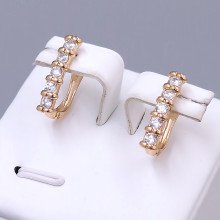 Сережки ХР. Позолота 18К. Камені: білий циркон. Довжина: 17 мм. Ширина: 4 мм.