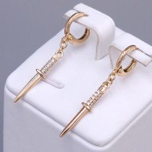 Сережки ХР. Позолота 18К. Камені: білий циркон. Довжина: 38 мм. Ширина: 4 мм.