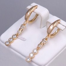 Сережки ХР. Позолота 18К. Камені: білий циркон. Довжина: 42 мм. Ширина: 4 мм.