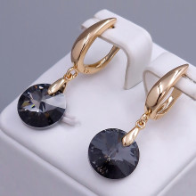 Сережки XР. Позолота 18К. Камені: Swarovski чорного кольору. Довжина: 36 мм. Ширина: 12 мм