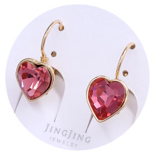 Сережки XР. Позолота 18К. Камені: Swarovski рожевого кольору. Довжина: 19 мм. Ширина: 10 мм.