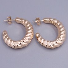 Сережки-гвоздики ХР. Позолота 18К. Діаметр: 35 мм. Ширина: 8 мм.
