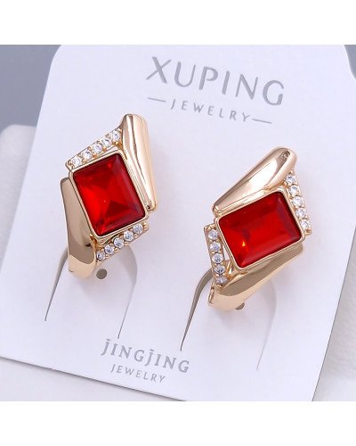 Сережки XР. Позолота 18К. Камені: Swarovski червоного кольору та циркон. Довжина: 20 мм. Ширина: 12 мм.
