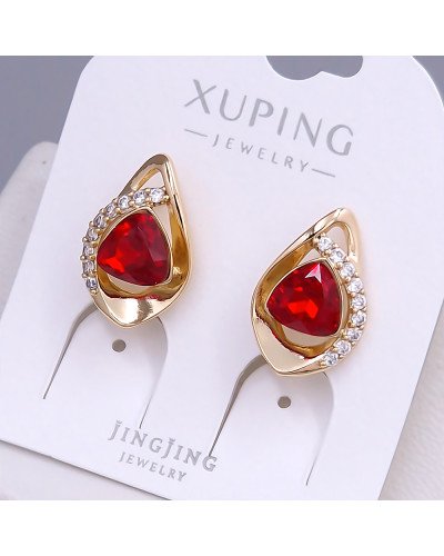 Сережки XР. Позолота 18К. Камені: Swarovski червоного кольору та циркон. Довжина: 17 мм. Ширина: 11 мм.