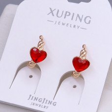 Сережки XР. Позолота 18К. Камені: Swarovski червоного кольору. Діаметр: 13 мм. Ширина: 7 мм
