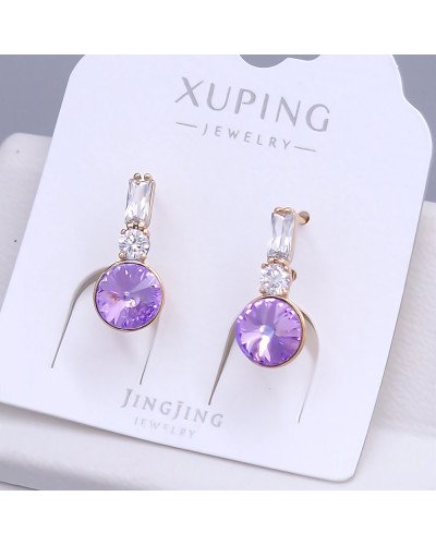 Сережки XР. Позолота 18К. Камені: Swarovski ніжно-фіолетового кольору та циркон. Довжина: 20 мм. Ширина: 8 мм.