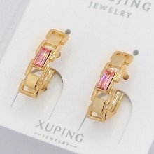 Сережки XР. Позолота 18К. Камені: Swarovski рожевого кольору. Довжина: 18 мм. Ширина: 5 мм.