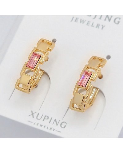 Сережки XР. Позолота 18К. Камені: Swarovski рожевого кольору. Довжина: 18 мм. Ширина: 5 мм.