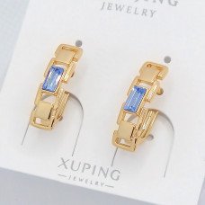 Сережки XР. Позолота 18К. Камені: Swarovski блакитного кольору. Довжина: 18 мм. Ширина: 5 мм.