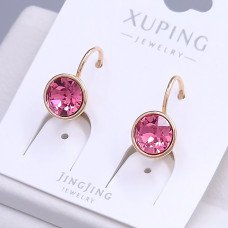 Сережки XР. Позолота 18К. Камені: Swarovski рожевого кольору. Довжина: 15 мм. Ширина: 9 мм.