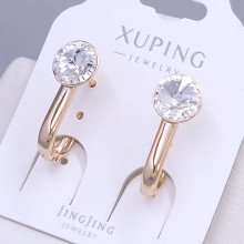 Сережки XР. Позолота 18К. Камені: Swarovski білого кольору. Довжина: 22 мм. Ширина: 9 мм.