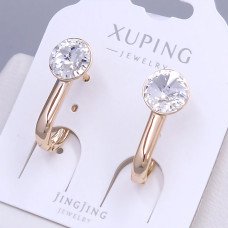 Сережки XР. Позолота 18К. Камені: Swarovski білого кольору. Довжина: 22 мм. Ширина: 9 мм.