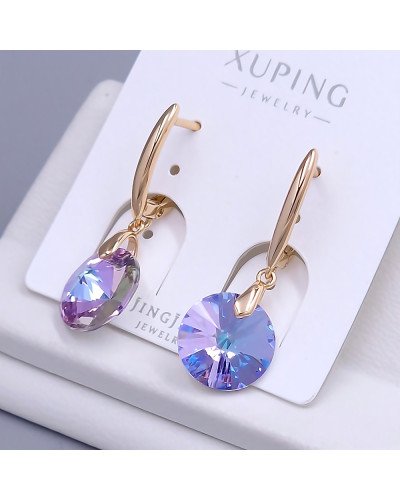 Сережки XР. Позолота 18К. Камені: Swarovski ніжно-фіолетовий хамелеон. Довжина: 33 мм. Ширина: 12 мм.